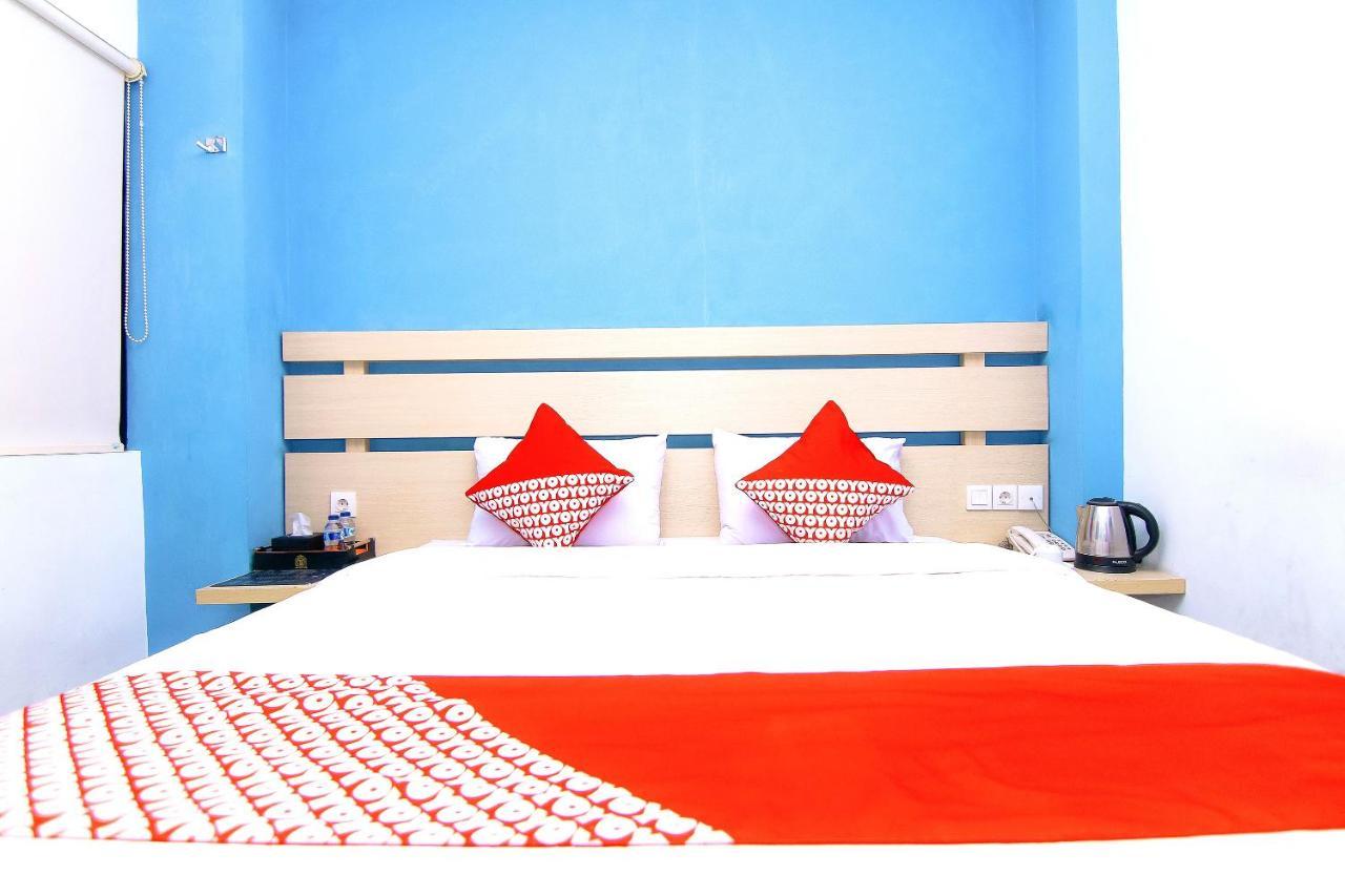 Oyo 592 Budget Hotel By The Harbour Padang  Exterior foto